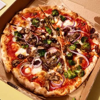 Pizza Barbone - Veggie pizza with vegan mozzarella (taken to go) - Pizza Near Me - Hyannis, Massachusetts