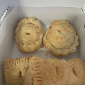 Happy Vegan Bakers - "Meat" and Guava pastelitos - Vegan Near Me - Hialeah, Florida Happy Vegan Bakers - "Meat" and Guava pastelitos - Vegan Near Me - Hialeah, Florida