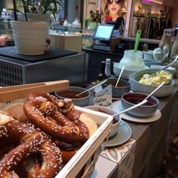 DIDIlicious - Pretzels, jam, butter- bretzen Marmelade und Butter