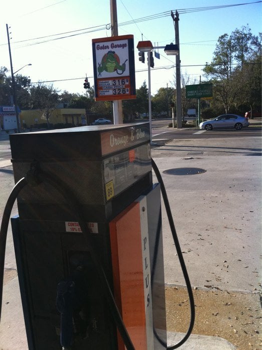 GATOR GARAGE Updated September 2024 16 Reviews 1602 NW 6th St