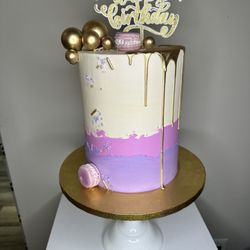 Love and Cake - Lemon cake with fresh cream and berries