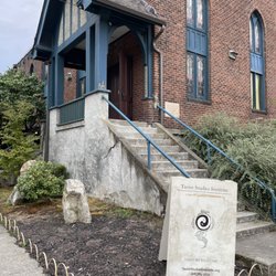 Taoist Studies Institute - Outside view of Taoist Studies Institute's main entrance, looking East towards Greenwood Ave.