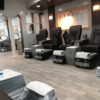 Br Nails - Super comfy massage chairs. - Nail Salons Near Me - Indianapolis, Indiana