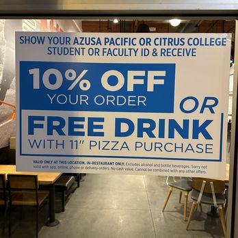 Blaze Pizza - Blaze Pizza doesn't give any discounts -SCAM - Salad Near Me - Azusa, California