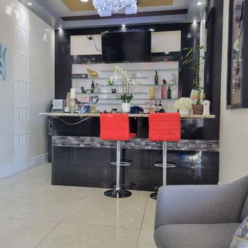 Biltmore Nail Bar - Bar area - Nail Salons Near Me - Phoenix, Arizona Biltmore Nail Bar - Bar area - Nail Salons Near Me - Phoenix, Arizona