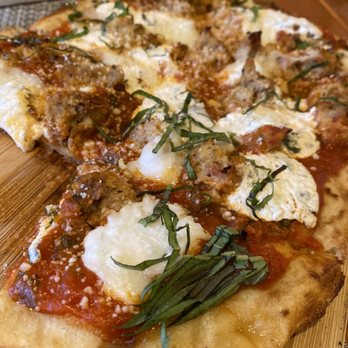 Murray’s Tavern - Meatball Pizza - Bars Near Me - Revere, Massachusetts