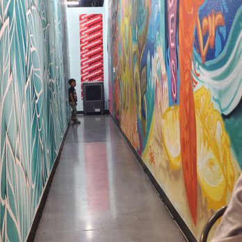 Grinds 2 Da Max Russell - Painting - Hawaiian Near Me - Las Vegas, Nevada