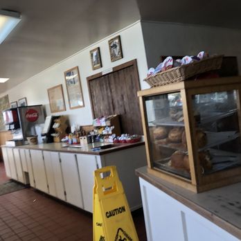Harbor Reef Restaurant - American Near Me - Two Harbors, California