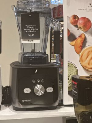 Williams-Sonoma by null