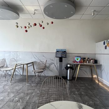 Teazo - Interior - Bubble Tea Near Me - San Francisco, California