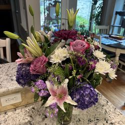 Chloe's Flowers - Floral gift