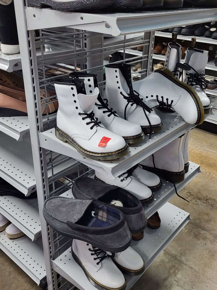 GABE’S Updated July 2024 27 Photos 1355 Bass Pro Dr, St. Charles