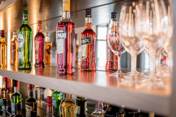 HEIST Restaurant + Wine Club by null