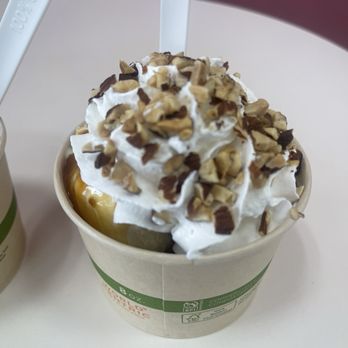 Baskin-Robbins - two scoop sundae with caramel - Ice Cream & Frozen Yogurt Near Me - Honolulu, Hawaii Baskin-Robbins - two scoop sundae with caramel - Ice Cream & Frozen Yogurt Near Me - Honolulu, Hawaii