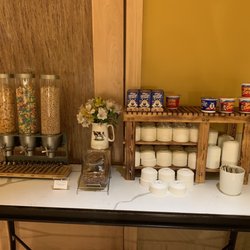 Harvest Bistro - Breakfast Buffet - cereal station