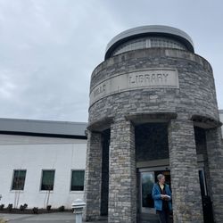 Nashville Public Library - Green Hills Branch