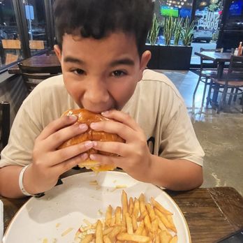 Bocados Burger & Grill  - Burgers Near Me - Spring, Texas