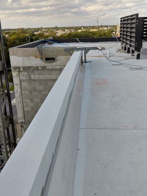 Luis Roofing Solution Logo