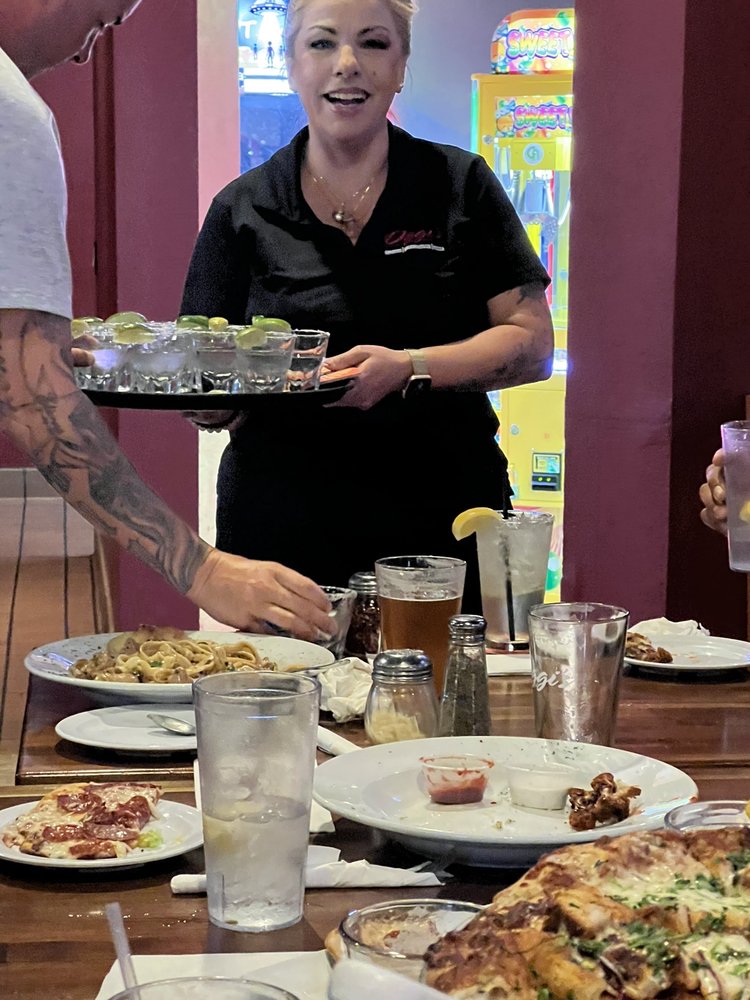 Oggi's Sports Brewhouse Pizza
