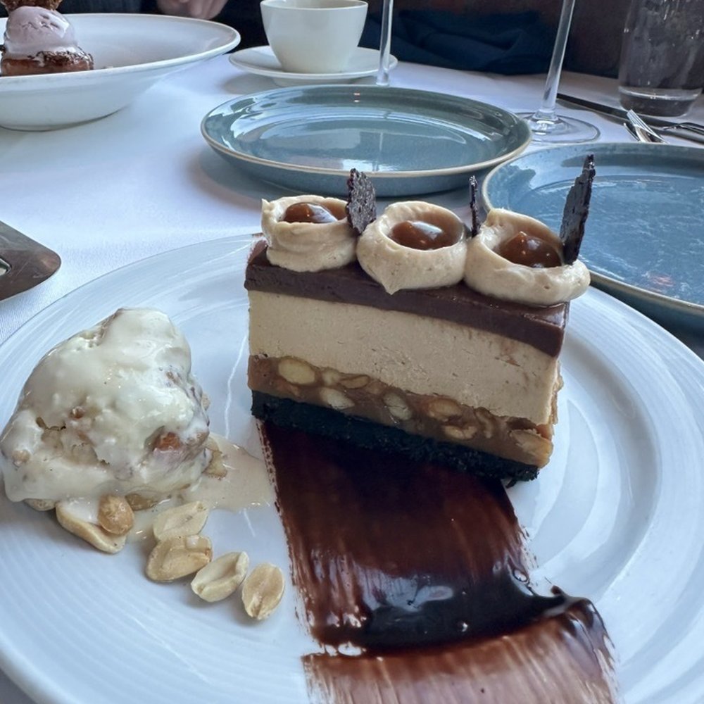 Waterbar - Schooner (Candy) Bar. Dark chocolate, peanut butter mousse (!) and vanilla ice cream with peanuts & carmel. Exquisite! - Seafood Near Me - San Francisco, California Waterbar - Schooner (Candy) Bar. Dark chocolate, peanut butter mousse (!) and vanilla ice cream with peanuts & carmel. Exquisite! - Seafood Near Me - San Francisco, California