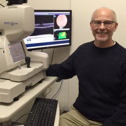 Colorado Eye Gallery - Dr. Wren showing a macular hole on the OCT.