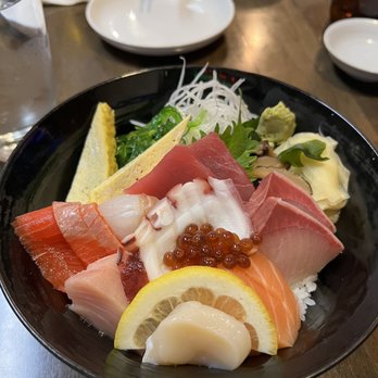 Nakagawa Japanese Restaurant - Chirashi Bowl - Sushi Bars Near Me - Bothell, Washington
