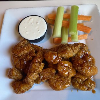 Valhalla Crossing - Honey chipotle Boneless Chicken Wings - American Near Me - Valhalla, New York