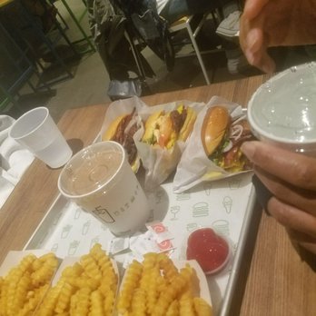 Shake Shack Central West End - Ice Cream & Frozen Yogurt Near Me - St. Louis, Missouri Shake Shack Central West End - Ice Cream & Frozen Yogurt Near Me - St. Louis, Missouri