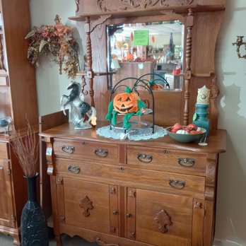 The Browsery - Antiques Near Me - Palestine, Texas
