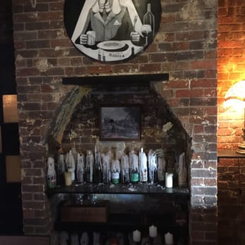 Bloodhound Corner Bar and Kitchen - Restaurants Near Me - Fortitude Valley, QLD