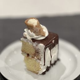 Cannoli cake layers!