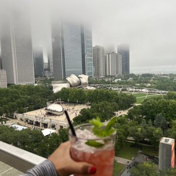 Cindy's Rooftop - Tank top tumbler - New American Near Me - Chicago, Illinois Cindy's Rooftop - Tank top tumbler - New American Near Me - Chicago, Illinois