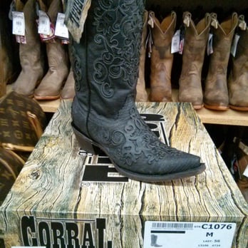 Cavender's Boot City - Men's Clothing Near Me - Austin, Texas