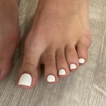 Premier Nails & Spa - Shellac pedicure, poor polish job - Nail Salons Near Me - Bellevue, Washington