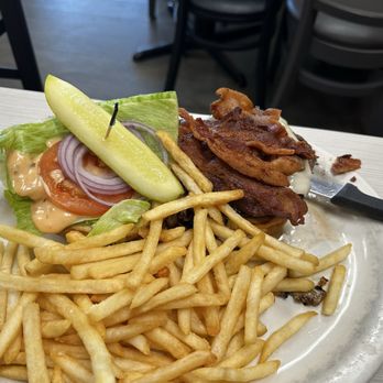 Flapjacks - cheeseburger - Breakfast & Brunch Near Me - Sacramento, California