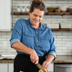 Nourish Personal Chef Services - Chef Alyson is happy to cook for you and your loved ones!