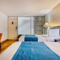 Econo Lodge Coliseum - Motel Morgantown WV Double Full ADA