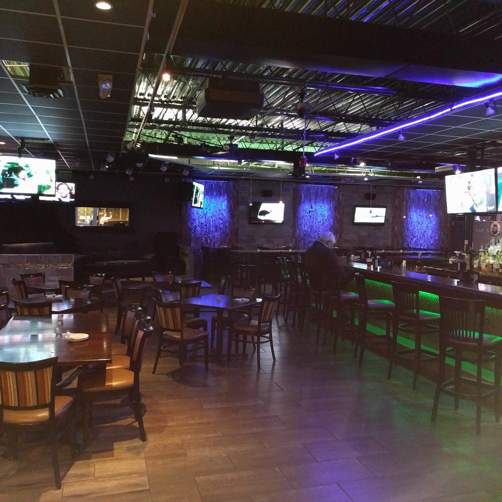 Rocky's American Grill - Sports Bars Near Me - Prospect Heights, Illinois