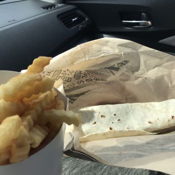 Del Taco - This isn't the proper size for a macho combo burrito. - Fast Food Near Me - Fontana, California Del Taco - This isn't the proper size for a macho combo burrito. - Fast Food Near Me - Fontana, California
