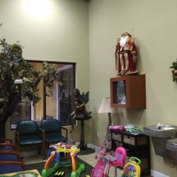 The New Pediatric Dental Care of Greater Orlando - Christmas Waiting Room