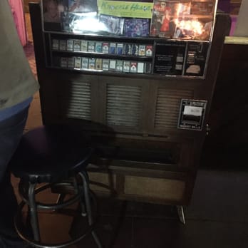 Knuckleheads Sports Bar - Cig machine! - Wine Bars Near Me - San Clemente, California