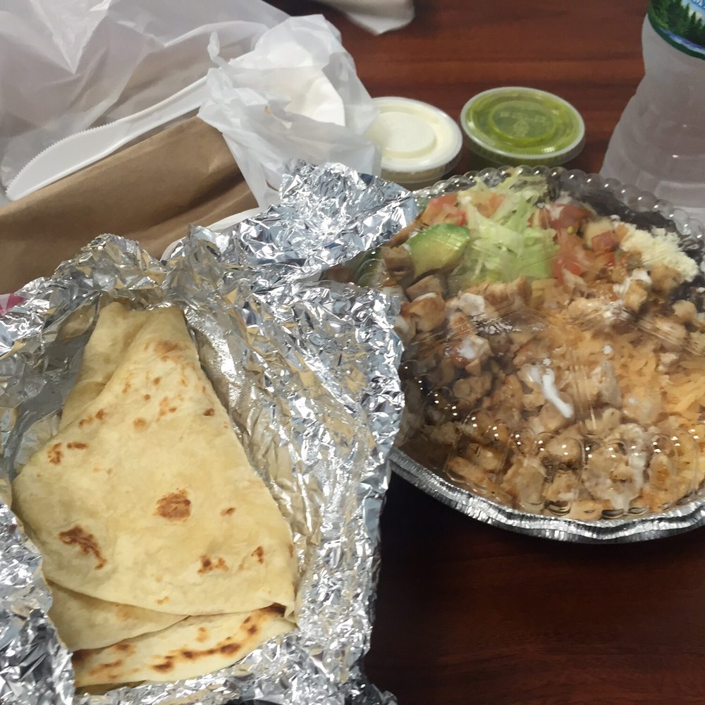 La Morada - Freshly made Burrito with all ingredients on the side. Ingredients included grilled chicken, rice, black beans, rice, and salsa. - Mexican Near Me - Bronx, New York La Morada - Freshly made Burrito with all ingredients on the side. Ingredients included grilled chicken, rice, black beans, rice, and salsa. - Mexican Near Me - Bronx, New York