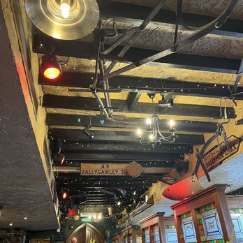Johnny Foxes - Some decor on the roof. - British Near Me - Inverness, HLD