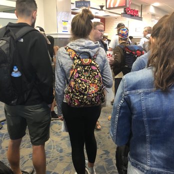Chick-fil-A - Waiting 20 mins for 1 sandwich - Fast Food Near Me - Charlotte, North Carolina