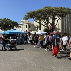 The Munchie Machine - The hot spot with a huge line at KSBE Hoolaulea