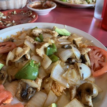 Azteca Mexican Restaurant - Arroz Con Pollo - Mexican Near Me - Matthews, North Carolina
