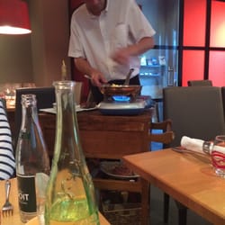 Le Resto - Mon steak tartare et un pavé flambé préparé devant nous ;)
