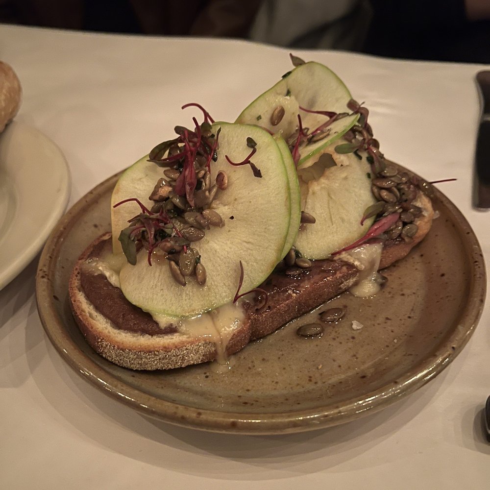 Bistro Campagne - Tartine de Brie aux Pommes - French Near Me - Chicago, Illinois Bistro Campagne - Tartine de Brie aux Pommes - French Near Me - Chicago, Illinois