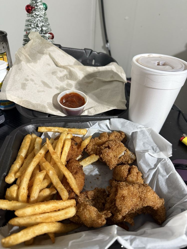 Wharf Casual Seafood Logo