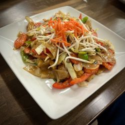 Wy Thai - Drunken Noodles entree